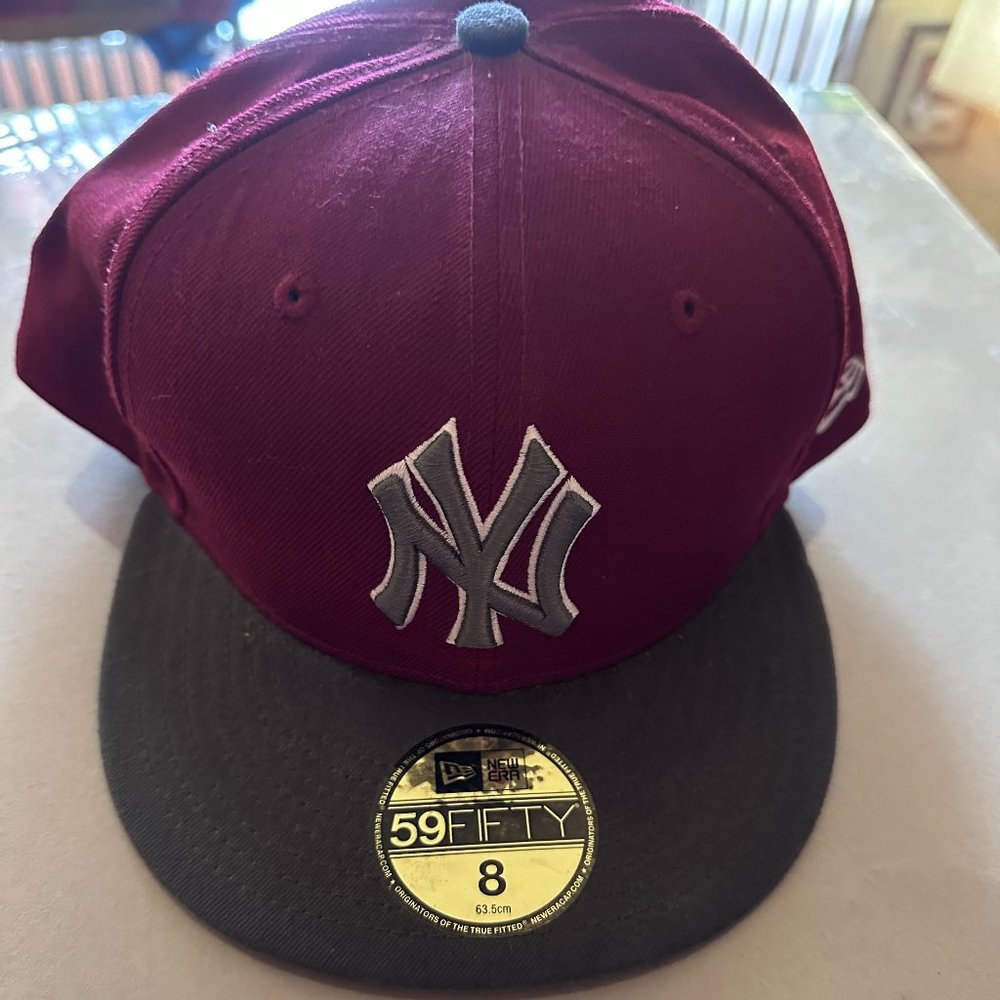 SOLD Lightly Used New Era NY Fitted size 8